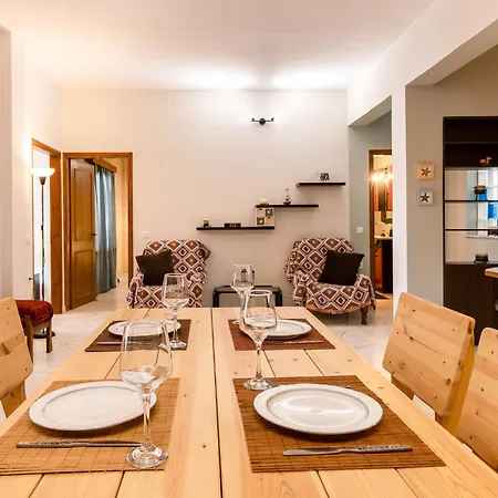 Big Spacious In The Heart Of The City! 아파트 *