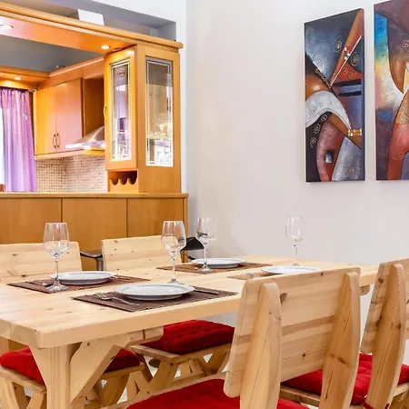 아파트 Big Spacious In The Heart Of The City!