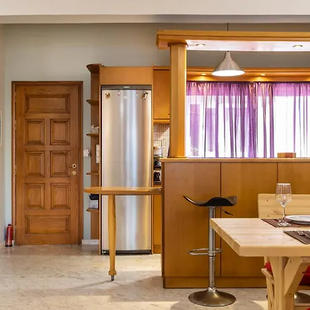 Big Spacious In The Heart Of The City! Apartment *