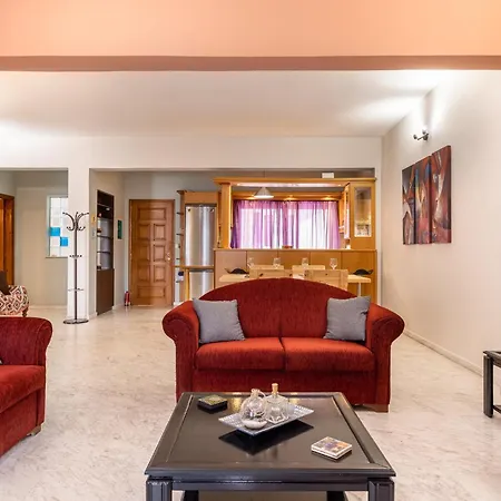 Big Spacious In The Heart Of The City! Chania (Crete)