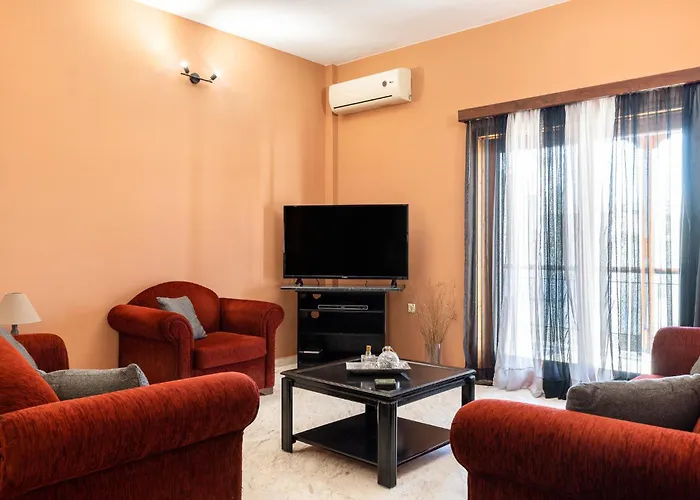 Big Spacious In The Heart Of The City! * Ханья