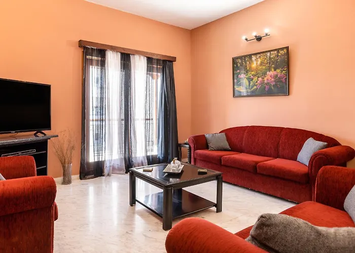 Апартаменты Big Spacious In The Heart Of The City! Ханья