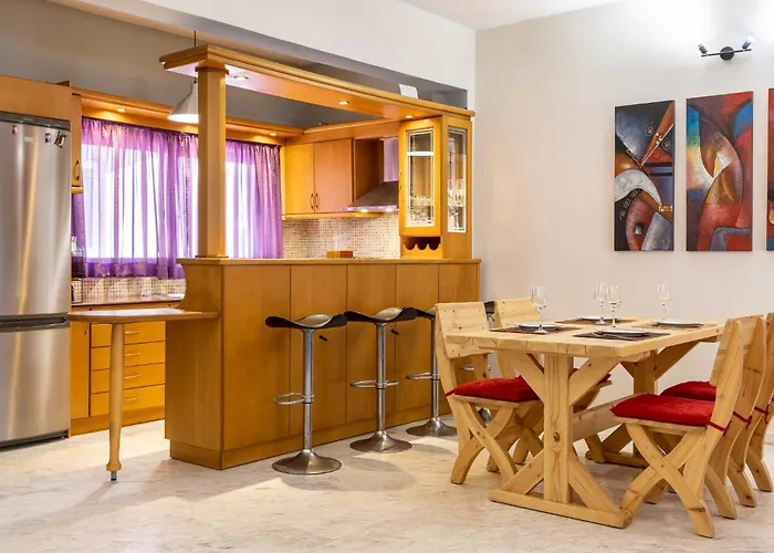 Апартаменты Big Spacious In The Heart Of The City! *