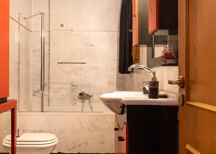 Big Spacious In The Heart Of The City! Апартаменты Ханья